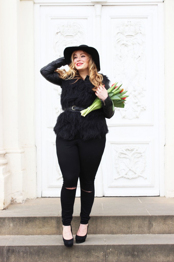 Megabambi-Caterina-pogorzelski-Junarose-black-Plus size-Outoft- Blog-Berlin