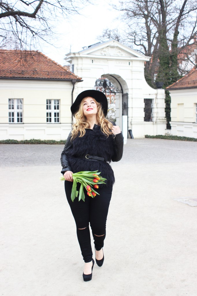 Megabambi-Caterina-pogorzelski-Junarose-black-Plus size-Outoft- Blog-Berlin