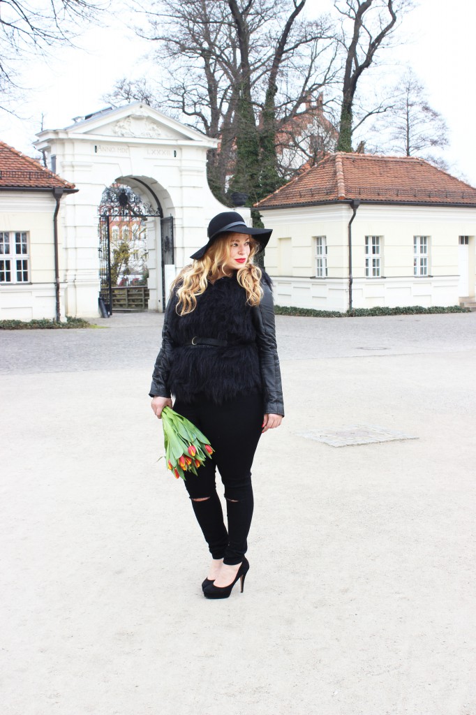 Megabambi-Caterina-pogorzelski-Junarose-black-Plus size-Outoft- Blog-Berlin