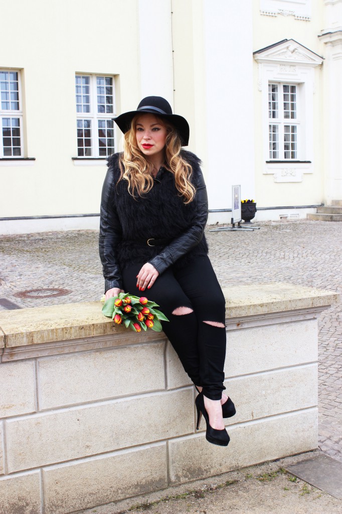 Megabambi-Caterina-pogorzelski-Junarose-black-Plus size-Outoft- Blog-Berlin