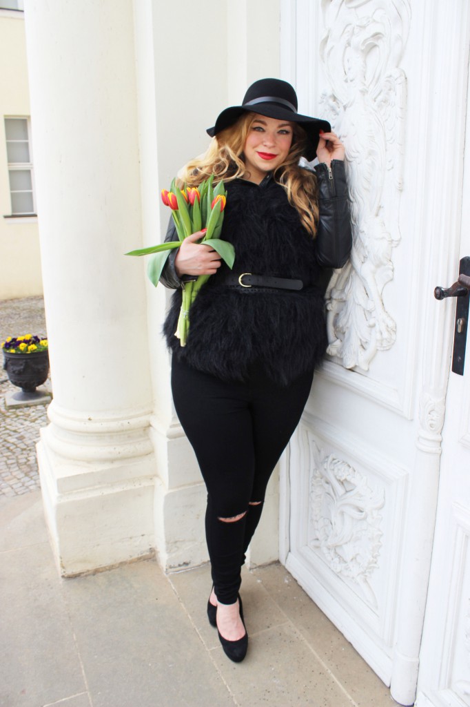 Megabambi-Caterina-pogorzelski-Junarose-black-Plus size-Outoft- Blog-Berlin