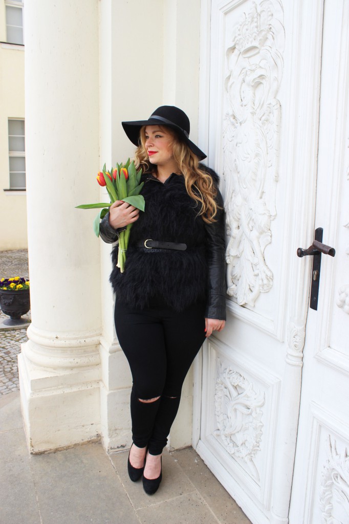 Megabambi-Caterina-pogorzelski-Junarose-black-Plus size-Outoft- Blog-Berlin