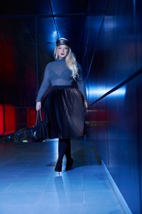 Trend-Caterina-pogorzelski-Megabambi-plissee-Rock-Wollpullover-Plussize-outift